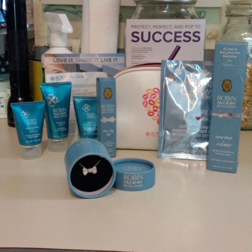 RARE Robin McGraw Revelation Skin Care Kit NIB